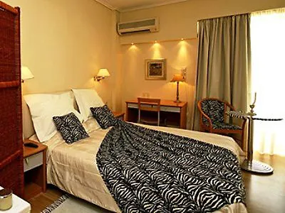 Hotel John's 3*